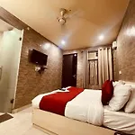 Hotel Red Chilly Near Model Town Delhi Metro Station