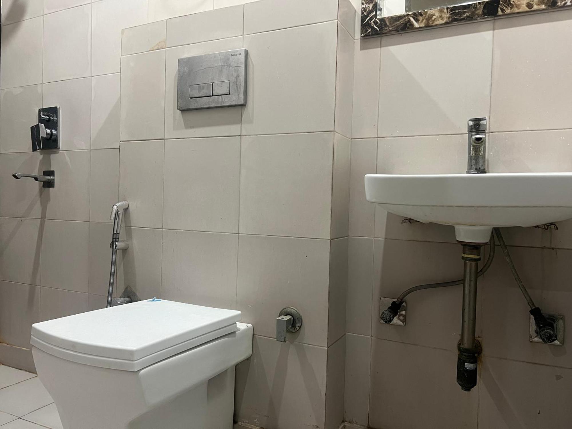 Red Chilly Near Model Town Delhi Metro Station 3*