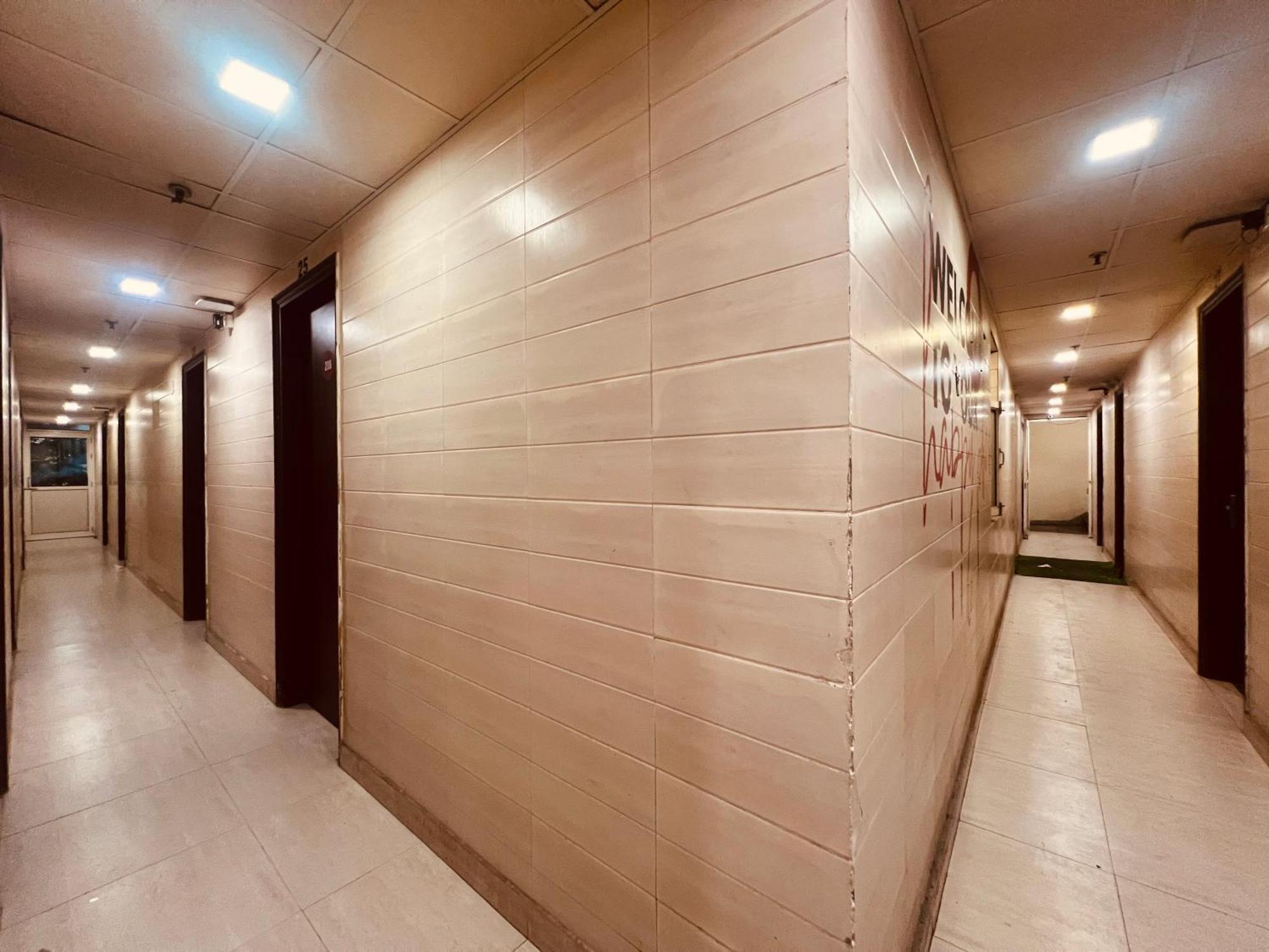 Red Chilly Near Model Town Delhi Metro Station 3*